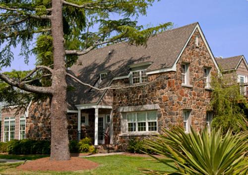 The Olde Stone House - Exterior
