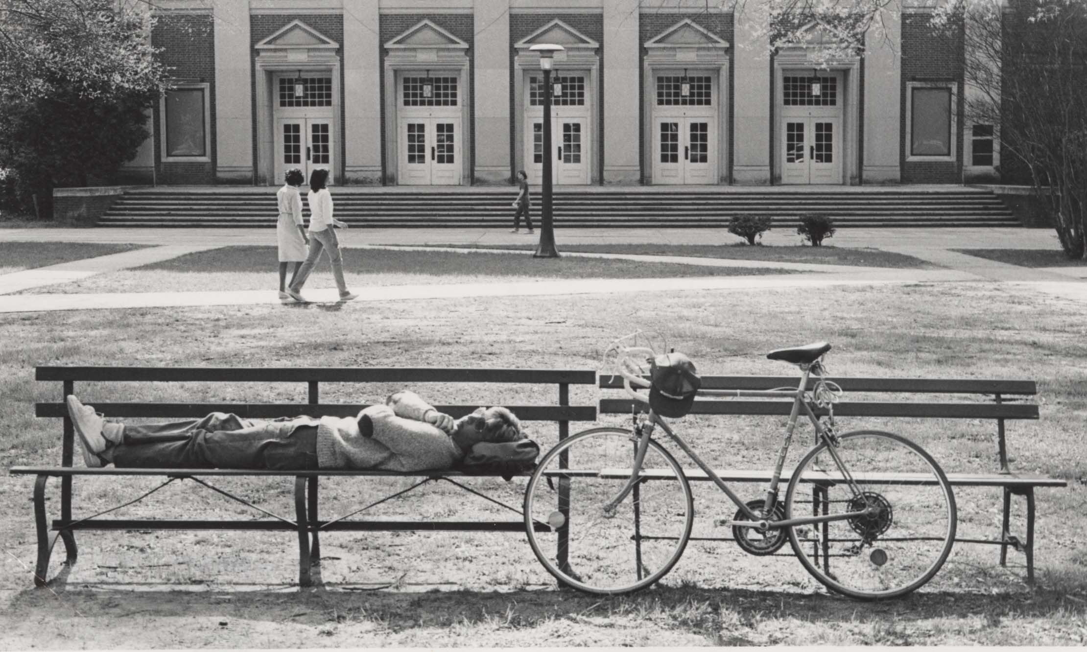1982 Front Campus 