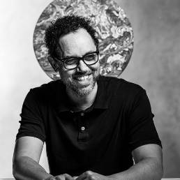 Edgar Arcenaux headshot