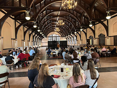 Crowd picture of the Top Flight Scholars Welcome Dinner
