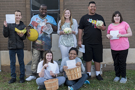 /uploadedImages/news/Articles/farmraiser21.jpg